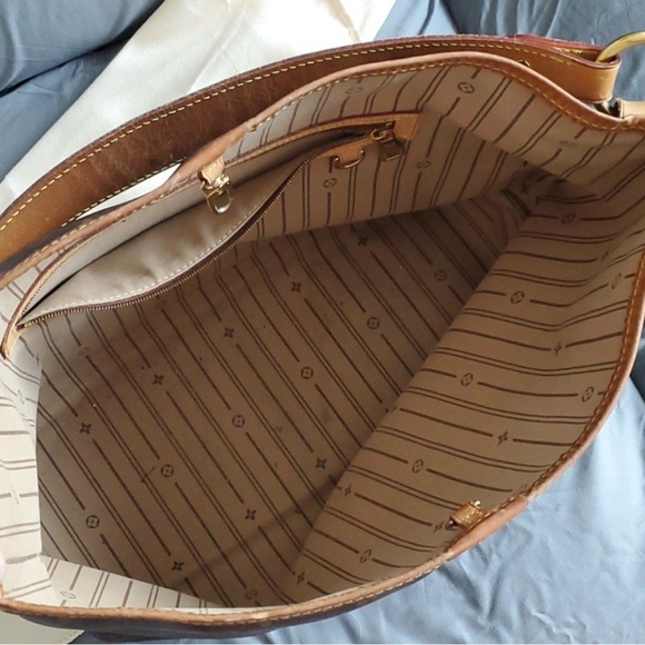 Louis Vuitton MM Delightful Bag - Picture 7 of 10